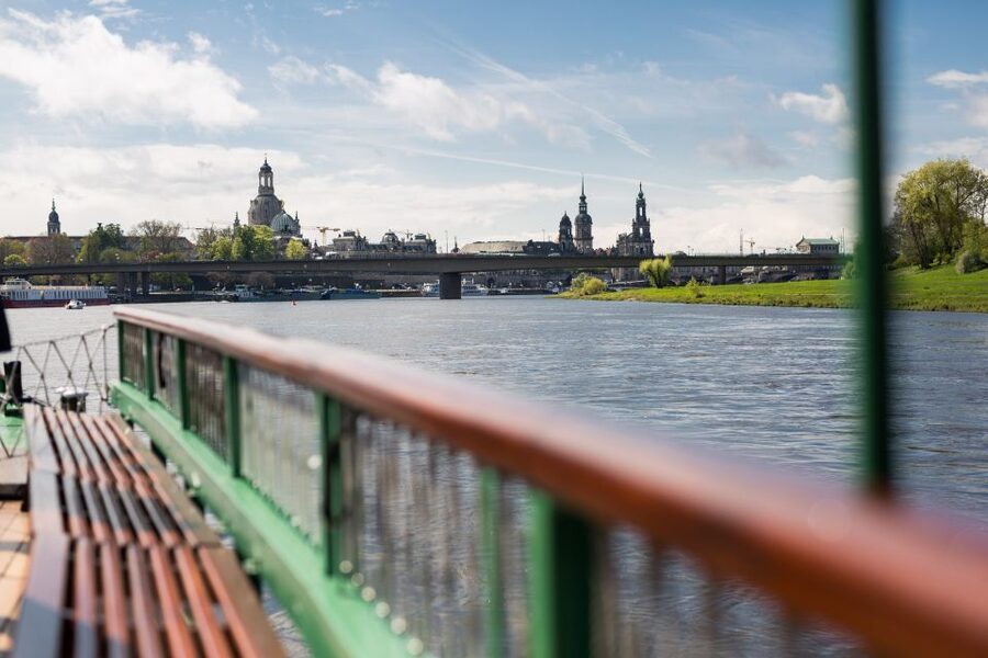 Dresden: River Sightseeing Boat Cruise - Food, Drinks, and Table Service