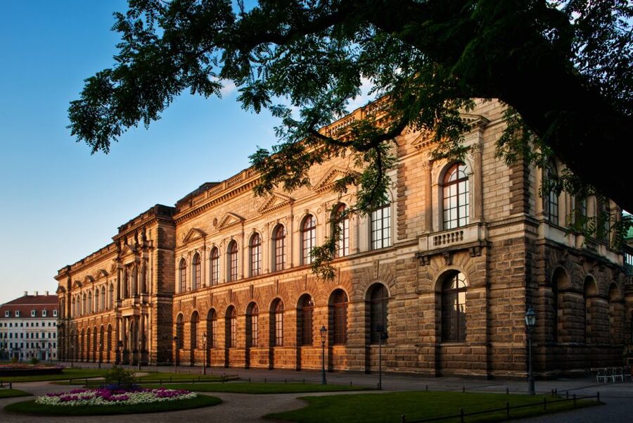Dresden: Semperoper and Old Town Tour - Neumarkt and the Frauenkirche