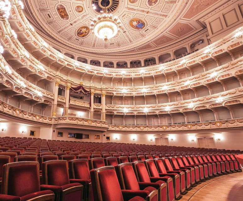 Dresden: Semperoper Guided Tour for Families - Learning how a performance day works