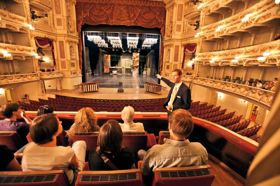 Dresden: Semperoper Guided Tour for Families - Should you book the Semperoper family tour?