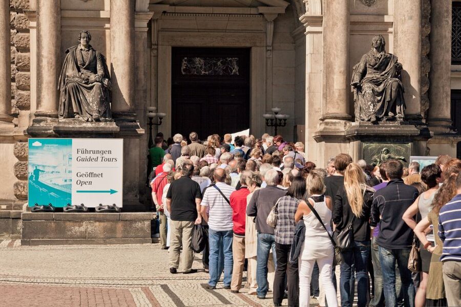 Dresden: Semperoper Tickets and Guided Tour - Entering Dresden’s grand opera house