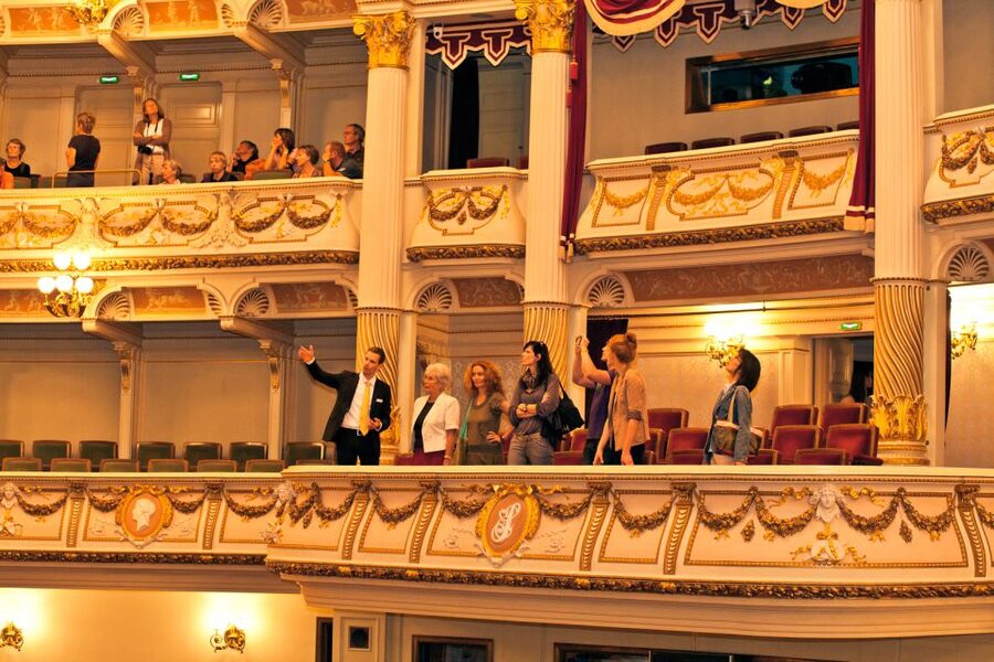 Dresden: Semperoper Tickets and Guided Tour - A 45-minute tour with a quick rhythm