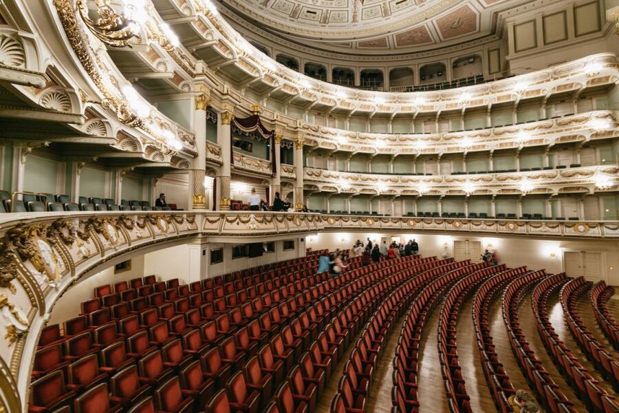 Dresden: Semperoper Tickets and Guided Tour - What the $18 price gets you