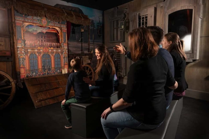 Dresden: Virtual Reality Time Travel Experience Ticket - The virtual carriage ride through golden Dresden