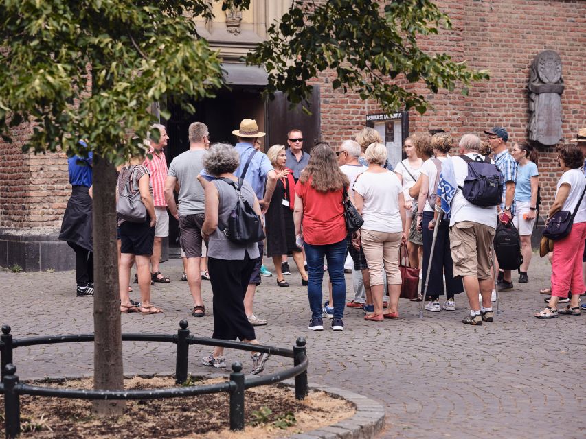 Düsseldorf: Altstadt Guided Tour - Burgplatz, Jan Wellem, and Düsseldorf’s former castle