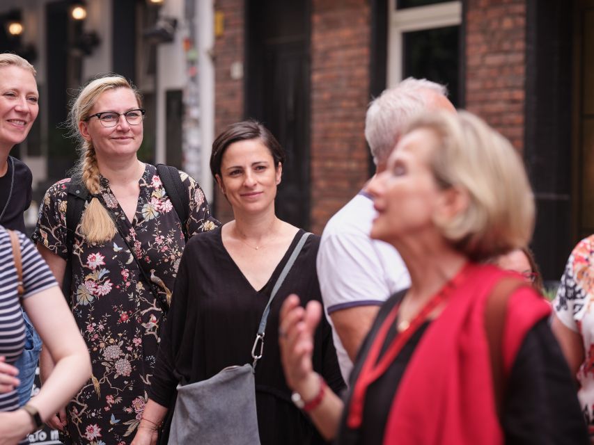 Düsseldorf: Altstadt Guided Tour - Heinrich Heine and Tailor Wibbel