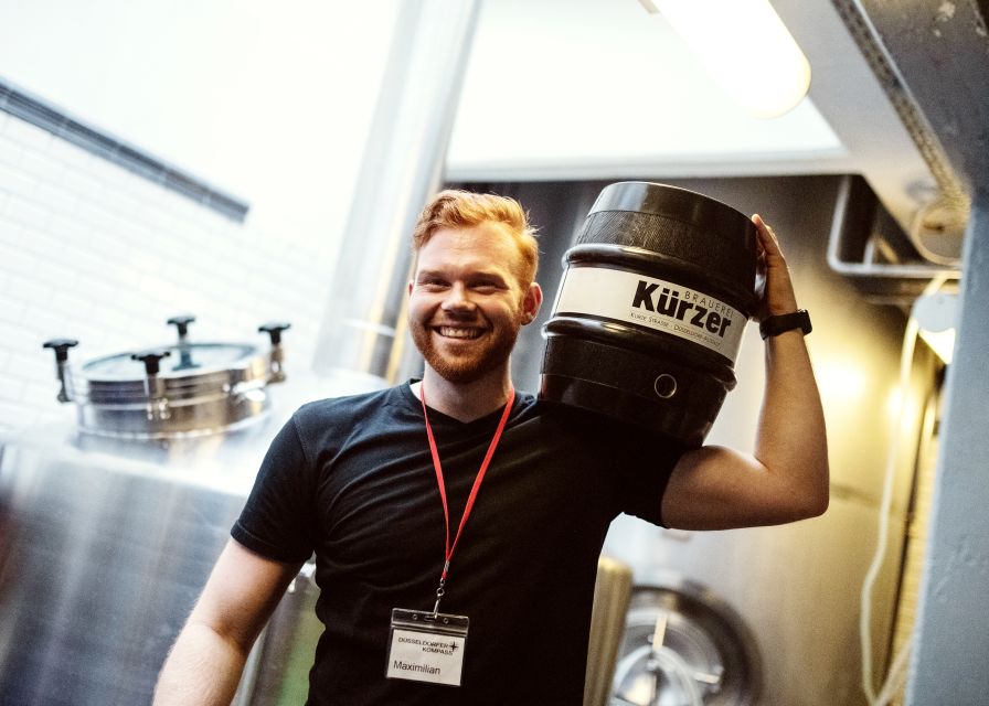 Düsseldorf: Brewery Tour with Alt Beer Tastings - The social side, from quiet groups to party games