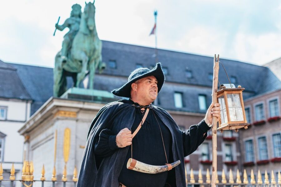 Düsseldorf: Guided Tour with a Night Watchman - Why the German language matters