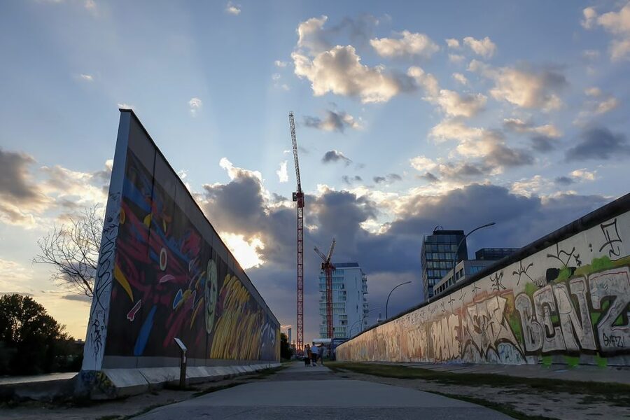 East Berlin and the Wall: Walking Tour - Alexanderplatz and the pressure that broke the system