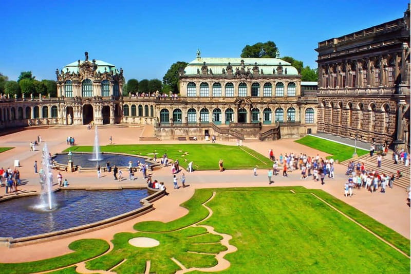 Elbfloren: Historical city tour - What the $15 price really covers