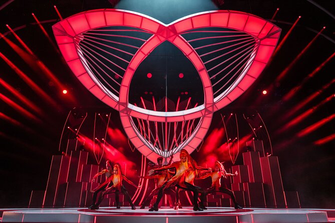 FALLING | IN LOVE Grand Show at Friedrichstadt-Palast Berlin - Is $52.02 a fair price?