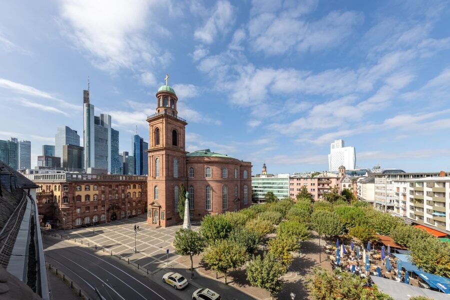 Frankfurt: Highlights and New Old Town English-Language Tour - Key points to know before you book