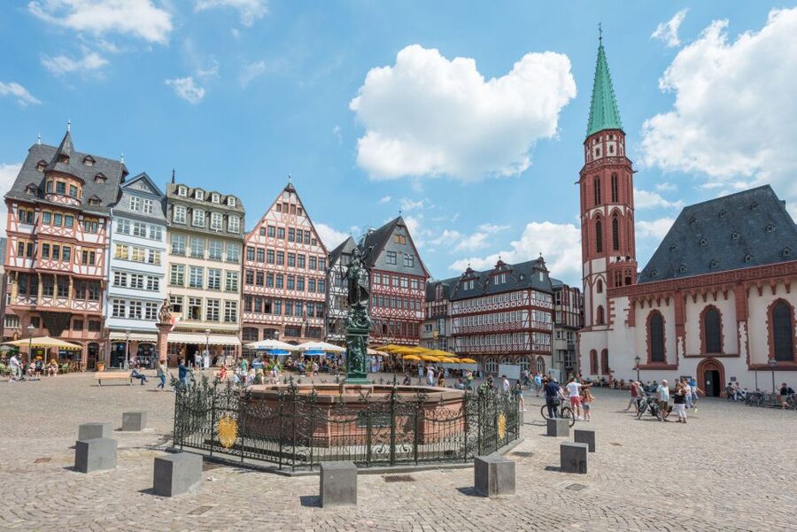 Frankfurt: Highlights and New Old Town English-Language Tour - Starting at the Römer and Römerberg