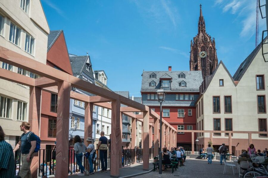 Frankfurt: Highlights and New Old Town English-Language Tour - How the guides shape the experience