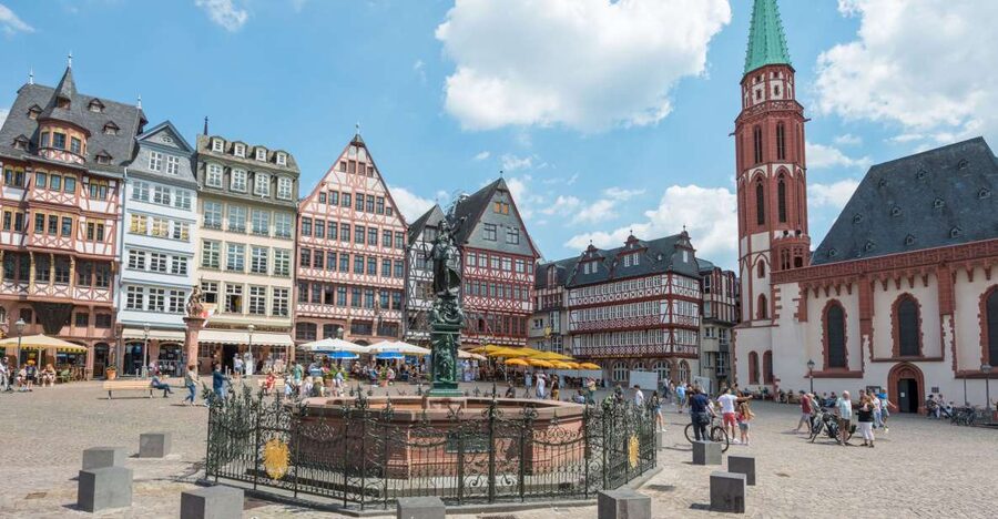 Frankfurt: Highlights and New Old Town English-Language Tour - Walking through Frankfurt’s New Old Town