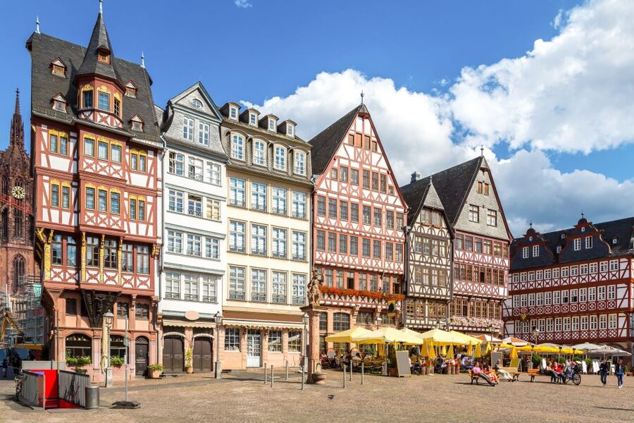 Frankfurt: Hop-On, Hop-Off Grand or Express Bus Ticket - Hauptbahnhof, the river, and Museumsufer