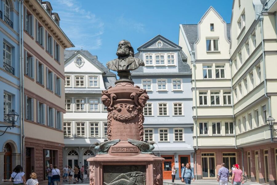 Frankfurt: New Old Town and Highlights German-Language Tour - Walking through the New Old Town’s narrow lanes