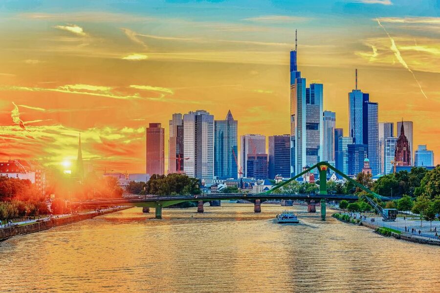 Frankfurt: River Main Sightseeing Cruise with Commentary - Should you book the 50 or 100-minute cruise?