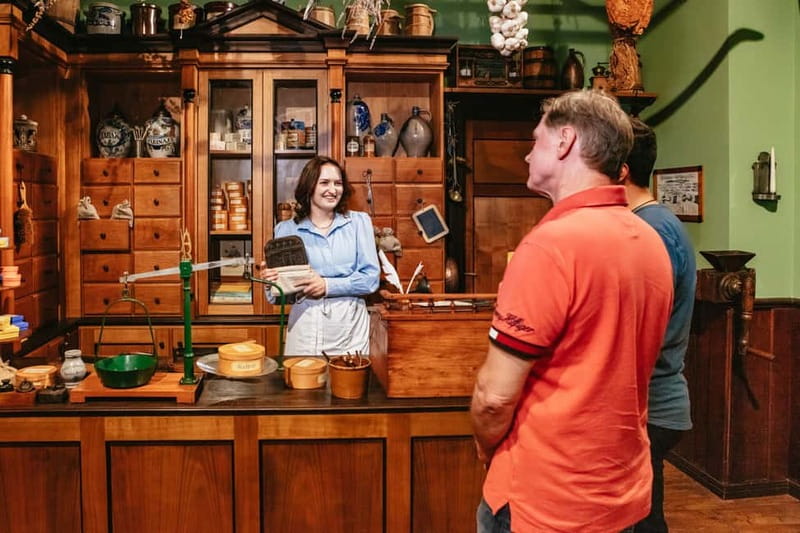 Frankfurt: Virtual Reality Time Travel Experience Ticket - Frankfurt’s past through Theodor Riedel’s eyes