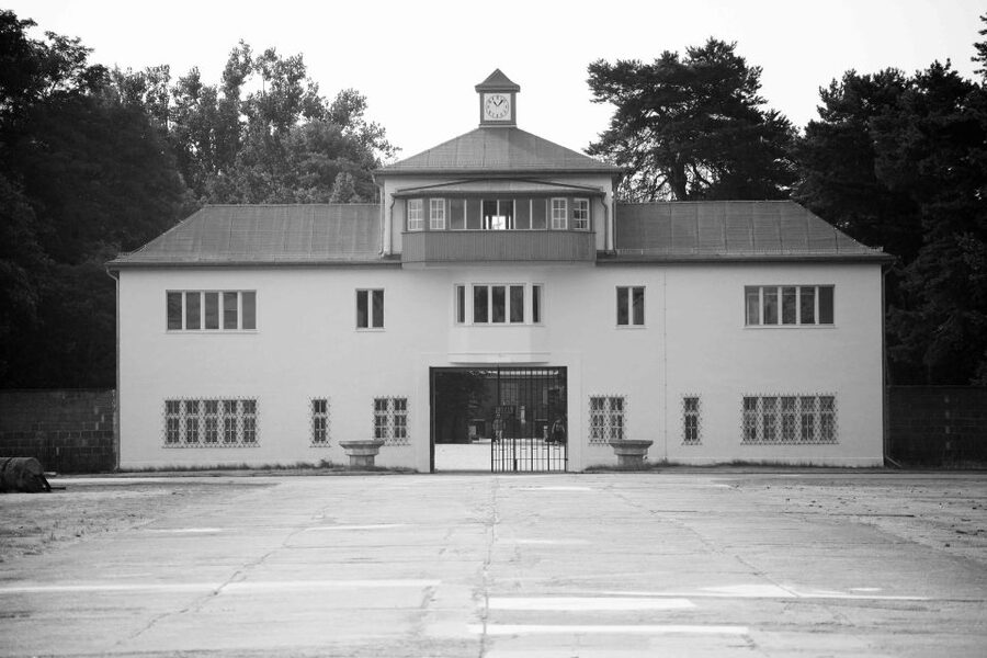 From Berlin: Licensed Sachsenhausen Tour with max. 15 people - Why Sachsenhausen needs a full half-day