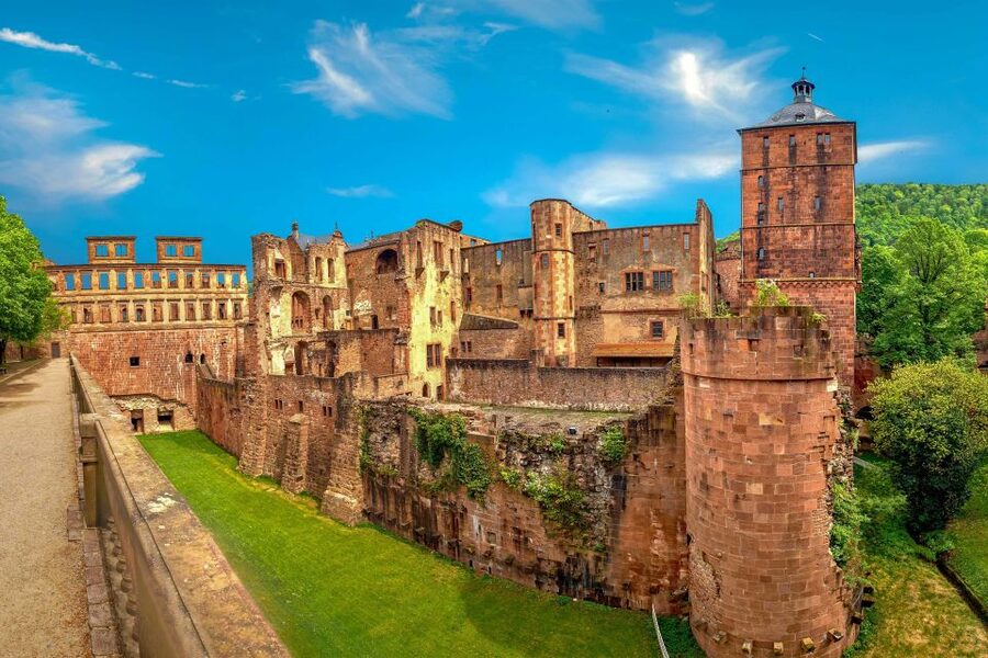 From Frankfurt: Heidelberg, Castle and Old City Guided Tour - Heidelberg Castle: ruins with a view