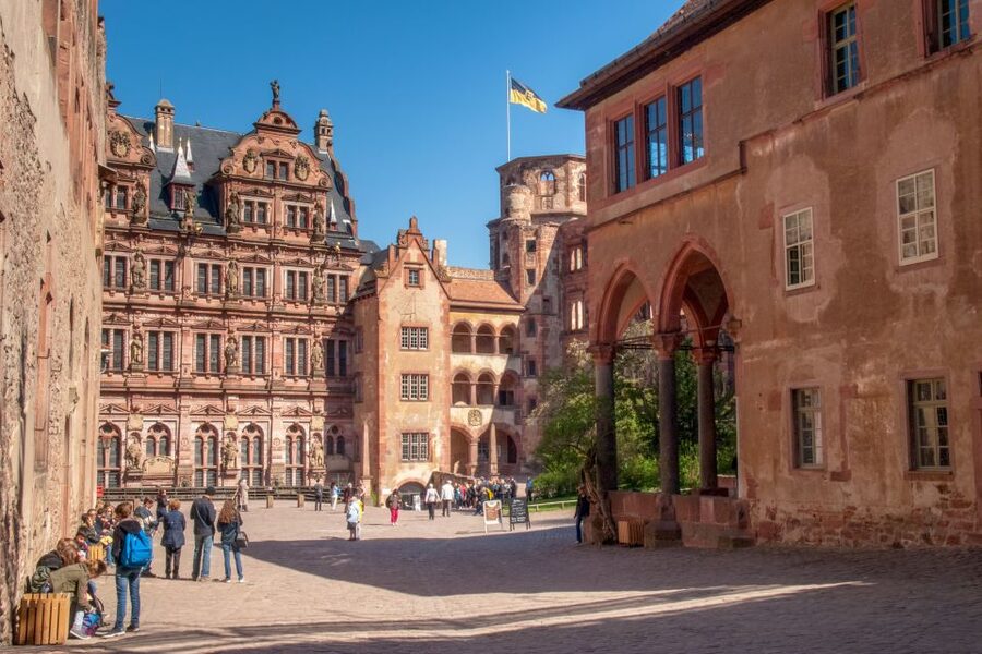 From Frankfurt: Heidelberg, Castle and Old City Guided Tour - Guides who make the difference