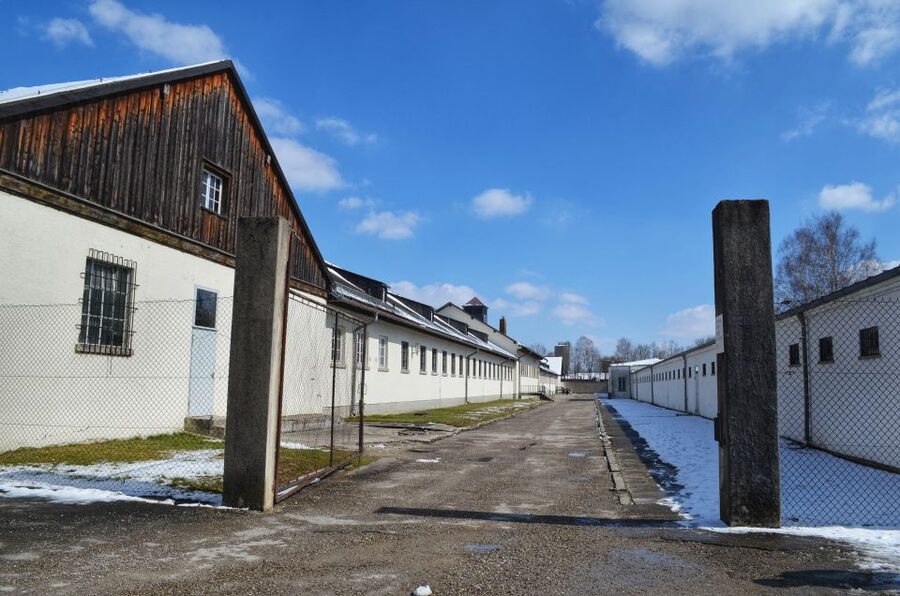 From Munich: Dachau Memorial Site Tour in Spanish - Key points to know before booking