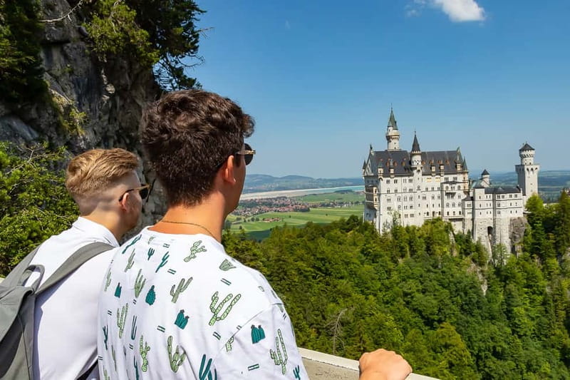 From Munich: Neuschwanstein & Linderhof Castle Full-Day Trip - Guide commentary and the different ticket choices