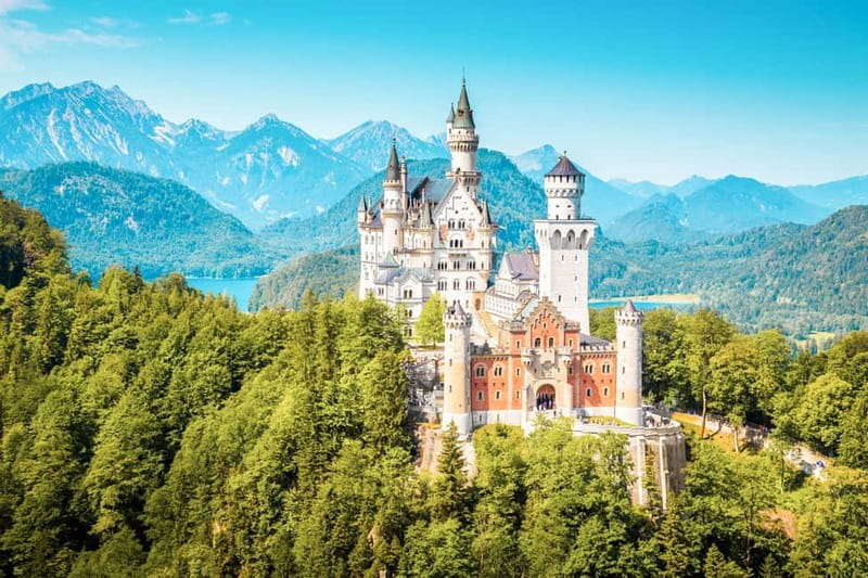 From Munich: Premium Neuschwanstein Castle & Linderhof Tour - Neuschwanstein Castle and the uphill approach