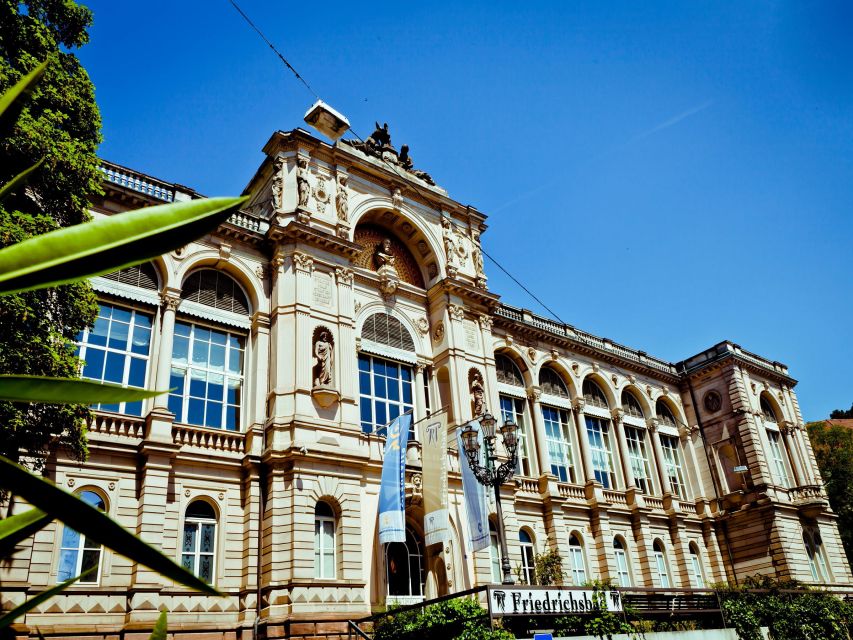 Geflüster auf dem roten Teppich Themen-Stadtführung - Following Baden-Baden’s Red Carpet