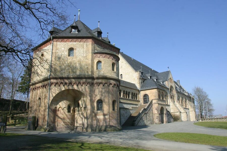 Goslar: Führung durch die Kaiserpfalz - St. Ulrich Chapel and the heart of Henry III