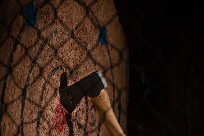 Guided Axe Throwing Experience in Frankfurt Altstadt - Craft beer and non-alcoholic drinks after the throw
