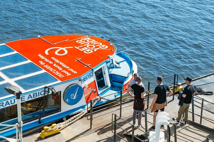 Hamburg: 1.5-Hour Harbor and Speicherstadt Day Cruise - Museum Harbour, Elbstrand, and the western harbor