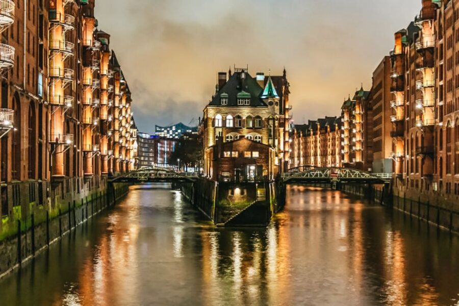 Hamburg: 1.5h Grand Harbor Evening Lights Cruise - Key points to know before boarding