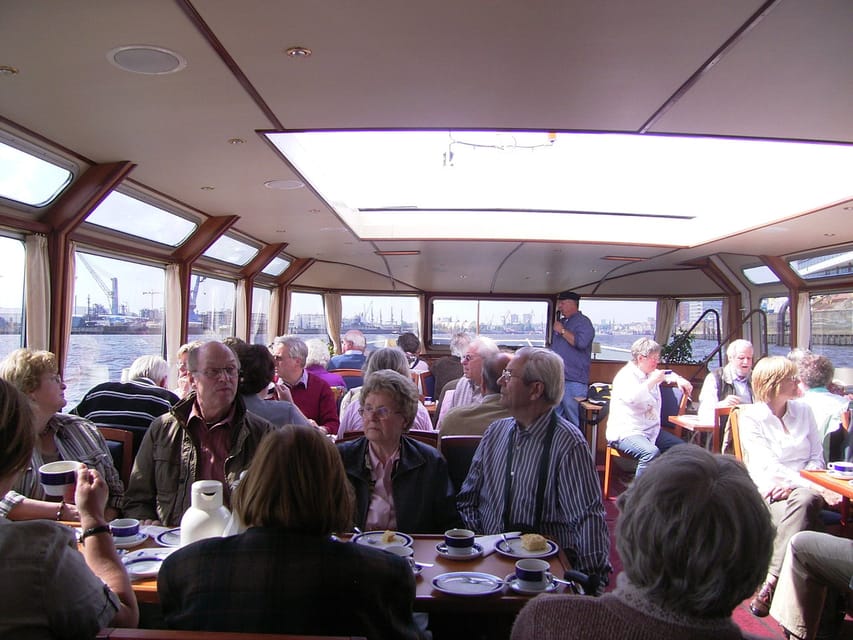 Hamburg: 1-Hour Harbor Cruise - Comfort, service, and the onboard bar
