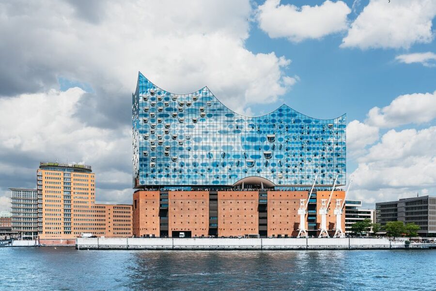 Hamburg: 1-Hour Harbor Sightseeing Cruise with HafenCity - Comfort, weather, and onboard costs