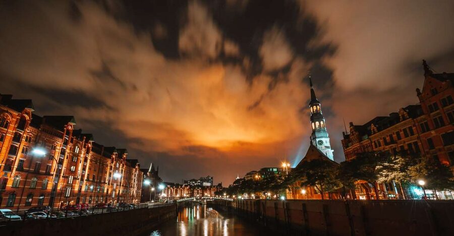 Hamburg: 90-Minute Evening Lights Harbor Cruise - What this Hamburg harbor cruise is really about