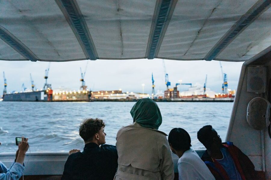Hamburg: 90-Minute Evening Lights Harbor Cruise - Special departures: Queen Mary II and Harbor Birthday