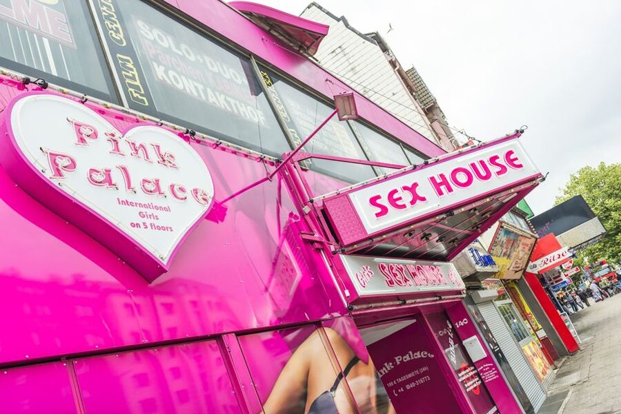 Hamburg: Adults Only Reeperbahn Tour - Key points to know before you book