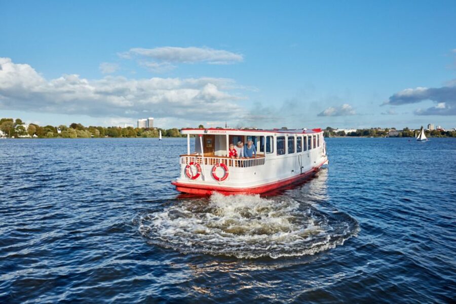 Hamburg: City Cruise on Alster Lake - Why Hamburg’s Alster looks best from the water
