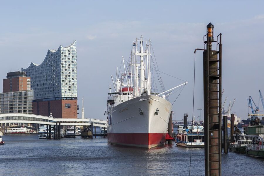 Hamburg: Entrance to the Museum Ship Cap San Diego - Start on the bridge and picture the Atlantic