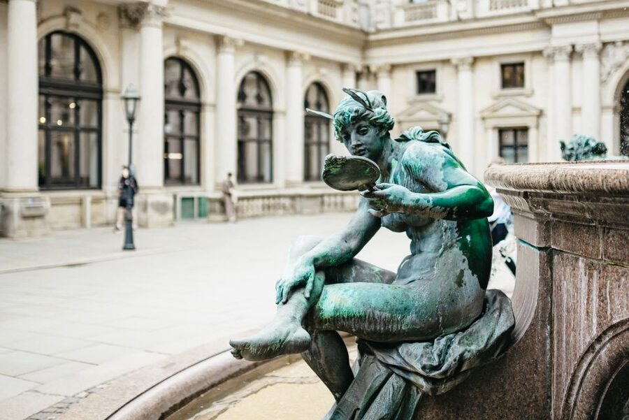 Hamburg: Guided Walking Tour for Magic Fans - Practical advice for the two-hour walk
