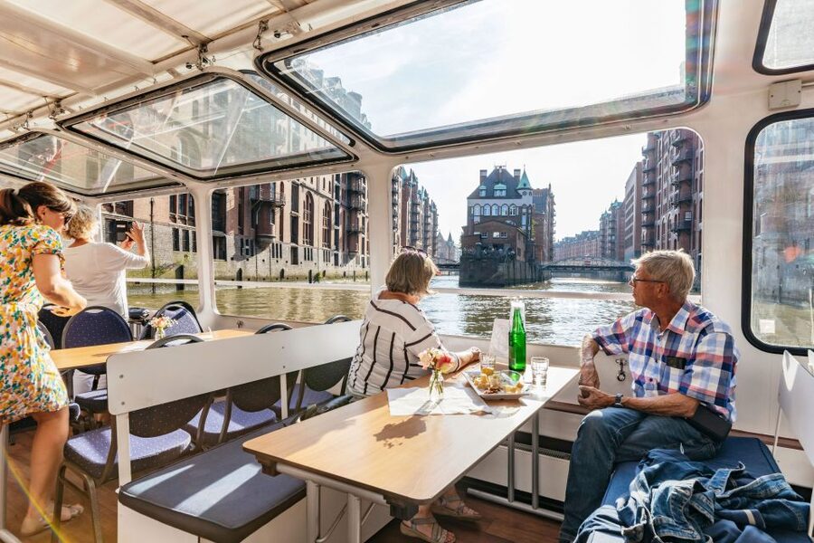 Hamburg: Harbor Cruise with Wine and Cheese - Finding the boat near Fischbrötchenbude 10