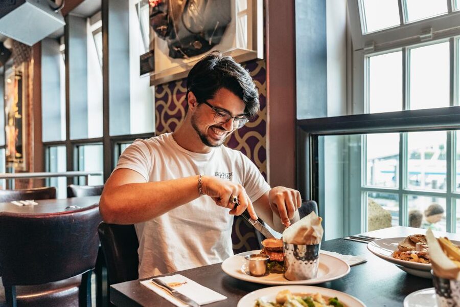 Hamburg: Hard Rock Cafe Skip-the-Line Meal - Who should book this meal?