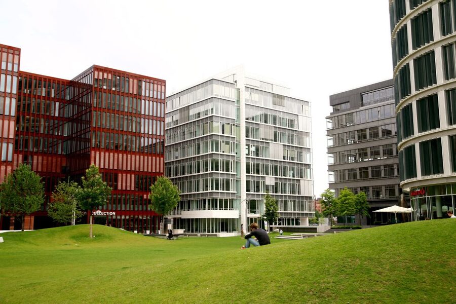 Hamburg: Hop-On Hop-Off Bus City Tour - Line F - Reeperbahn, Hans Albers Square, and Beatles Square