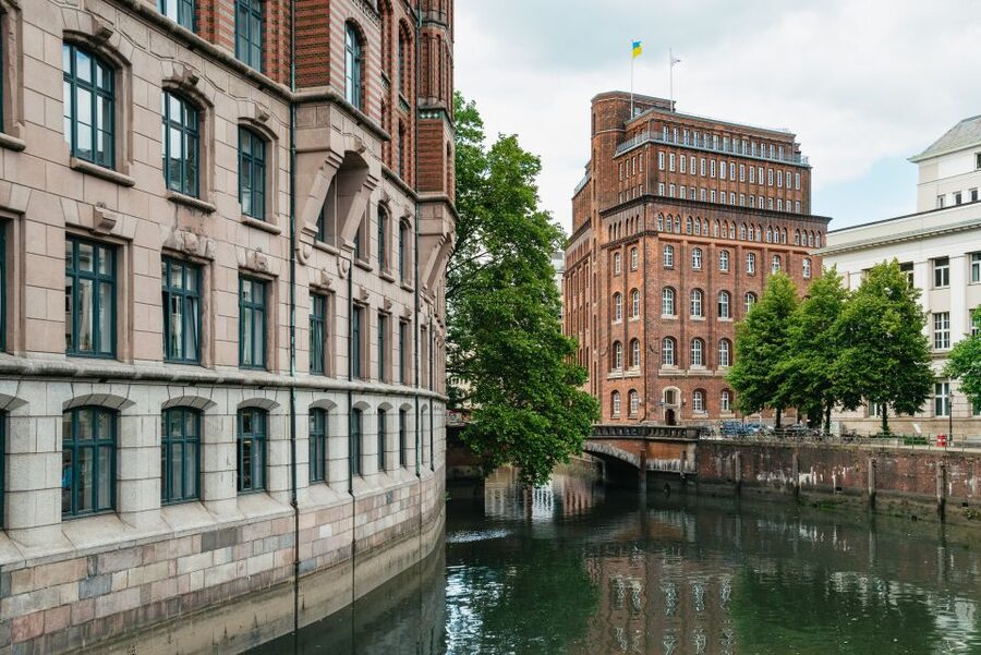 Hamburg: Hop-On Hop-Off Bus with Alster or Harbor Cruise - How I would plan the day