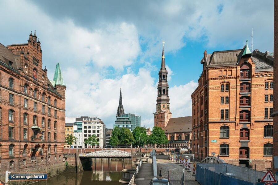 Hamburg: Line A Sightseeing Hop-On Hop-Off Bus Tour - Key points to know before boarding