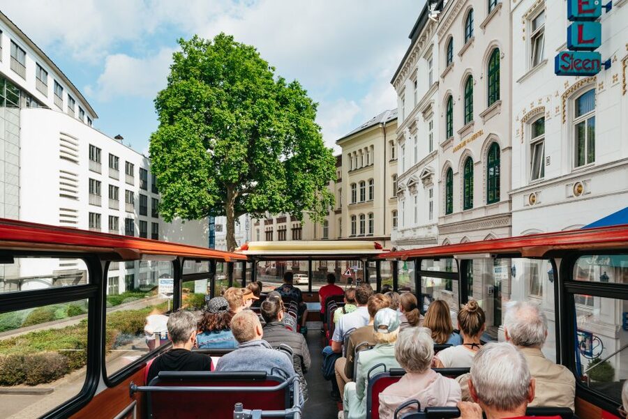 Hamburg: Line A Sightseeing Hop-On Hop-Off Bus Tour - Timing, frequency, and how to use the day well