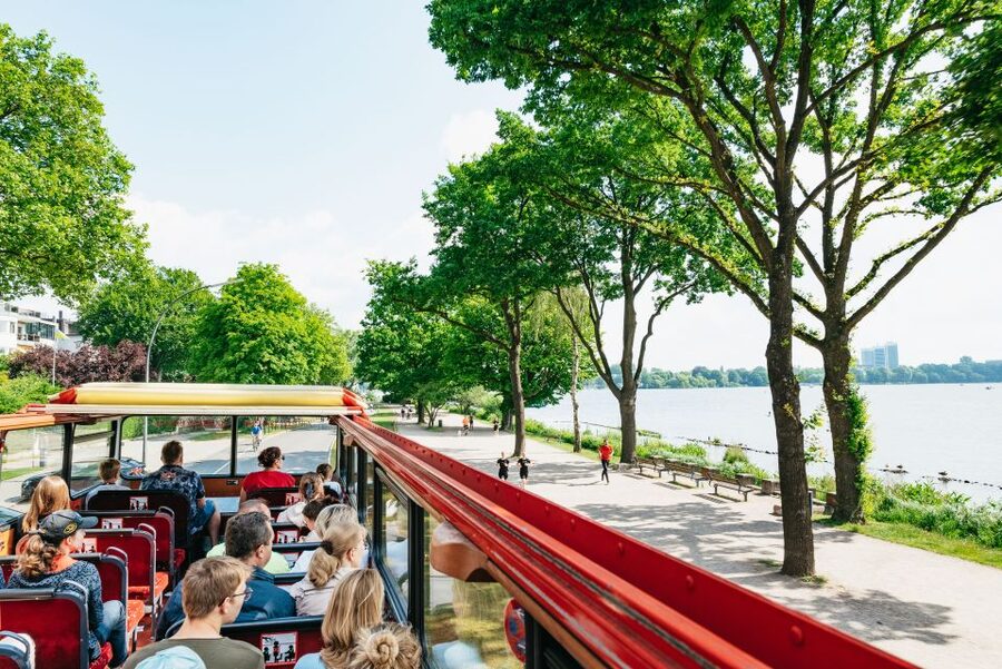 Hamburg: Line A Sightseeing Hop-On Hop-Off Bus Tour - The Alster side of Hamburg