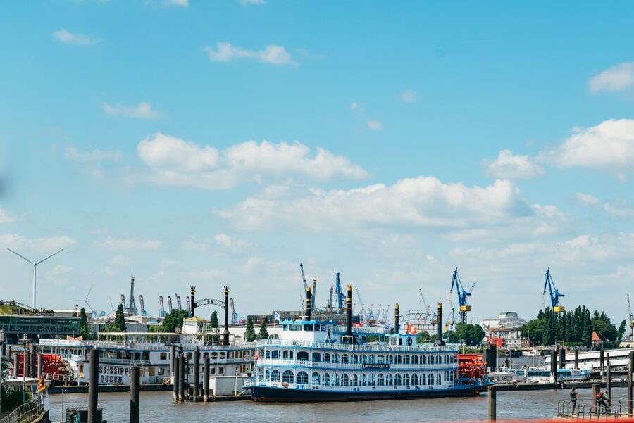 Hamburg: Line A Sightseeing Hop-On Hop-Off Bus Tour - Jungfernstieg and Hamburg Rathaus